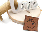 Kunstleder-Label, Lederlabel, Kunstleder-Patch, Lederpatch, 4x4cm, cognac, braun, Apfel, Apfel mit Herz