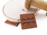 Kunstlederlabel, Kunstleder Label, Knickmich, Knicklabel, PU, braun, 4x4cm, cognac, weich, für Seitennaht, Nahtlabel, Handmade