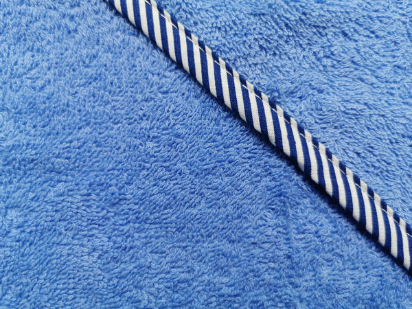 Kapuzenbadetuch blau mit Streifen