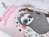Namenskissen, Taufkissen, Kinderkissen, Kissen mit Namensbestickung, Geschenk zur Geburt und Taufe, Taufgeschenk, Faultier
